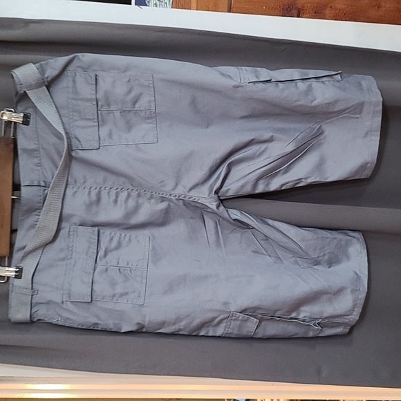 NWOT Marx & Dutch Mens Bermuda Walking Shorts Cargo Gray Belted Pockets Sz 40 - Picture 4 of 7
